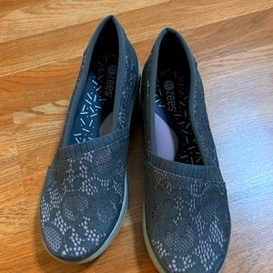 Brand new Bzees flats